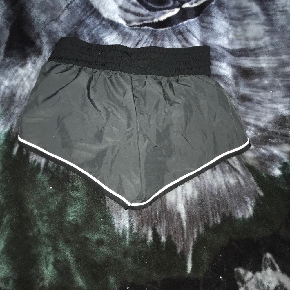 Running shorts - Picture 2 of 2